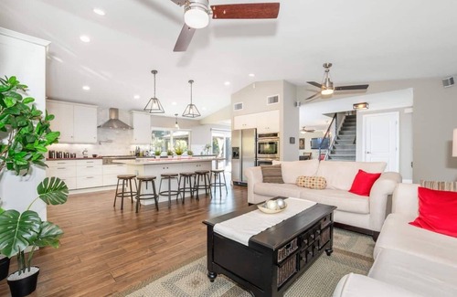 Allied Gardens Villa | ☀6 beds Fully Remodeled Villa ♨Heated Pool/Jacuzzi☀