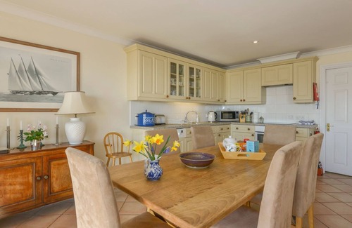 Bigbury-on-Sea Cottage | 6 BURGH ISLAND, pet friendly, with pool in Bigbury-On-Sea