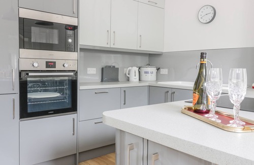 Murrayfield Cottage | 6 COLTBRIDGE GARDENS, character holiday cottage in Edinburgh