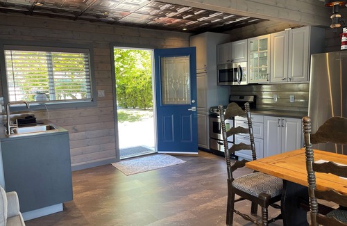 Sooke Cottage | 6 Cottage Units with Waterfront and Beach Access - Sleeps up to 20 Guests
