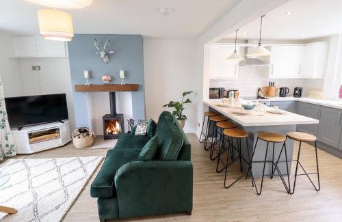Gainsborough House | 6 Hillside Cottages
