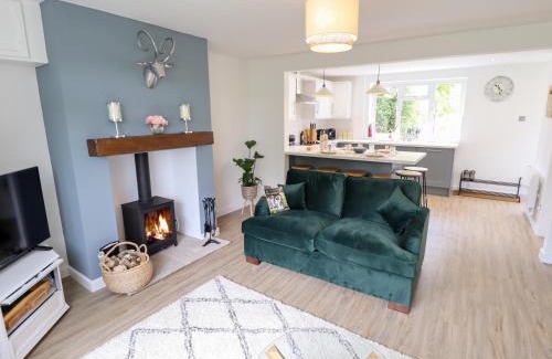 Gainsborough House | 6 Hillside Cottages
