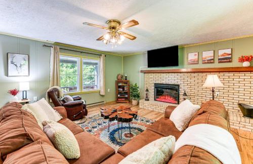 Maggie Valley House | 6 Mi to Waterrock Knob Serenity Cottage