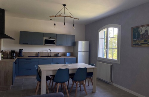 Lavaur House | 6-person gîte in 3-bedroom country house, shady garden, secure parking.