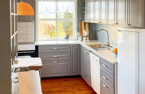 Gulen Municipality House | 6 person holiday home in byrknesøy-By Traum