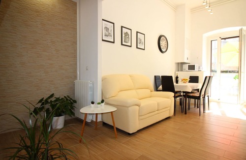 City Center Apartment | 6 persons, sea view, directly by the sea, old town