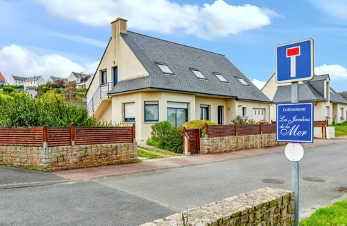 Saint-Pol-de-Leon Apartment | 60 m² Apartment ∙ 2 bedrooms ∙ 5 guests