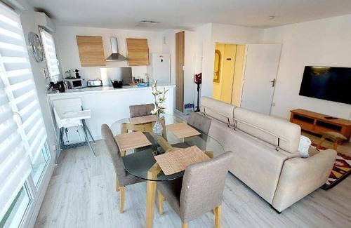 Cergy-Pontoise Apartment | 60 m² Apartment ∙ 2 bedrooms ∙ 6 guests