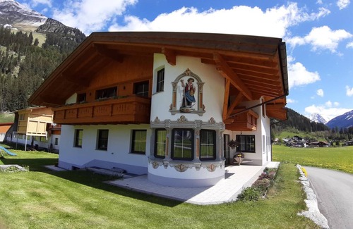 Elbigenalp Apartment | 60 m² Apartment ∙ 3 bedrooms ∙ 2 guests