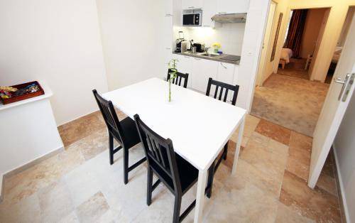 Le Prieure Apartment | 60 m² Apartment ∙ 2 bedrooms ∙ 6 guests
