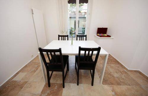 Le Prieure Apartment | 60 m² Apartment ∙ 2 bedrooms ∙ 6 guests