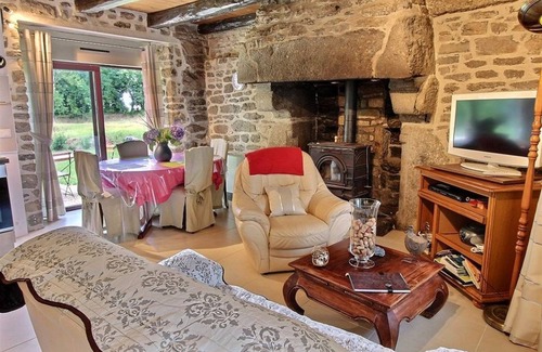 Saint-Gilles-Pligeaux House | 60 m² Gîte ∙ 2 bedrooms ∙ 4 guests