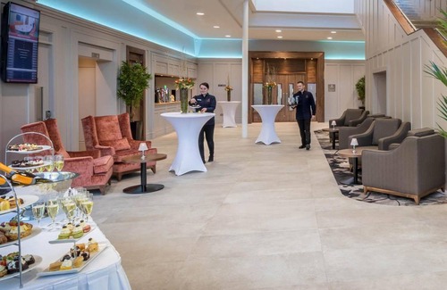 Cork Hotel | 60 m² Hotel ∙ 127 guests