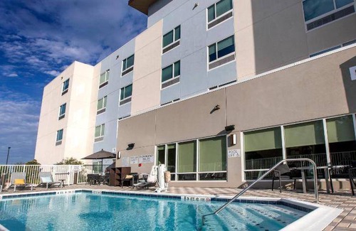 Conroe Hotel | 60 m² Hotel ∙ 5 guests