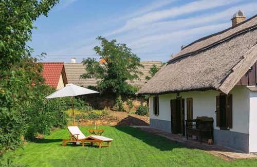 Sukoro House | 60 m² House ∙ 1 bedroom ∙ 6 guests