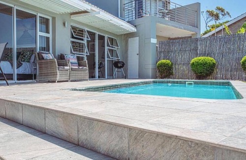 Humewood House | 60 m² House ∙ 2 bedrooms ∙ 4 guests