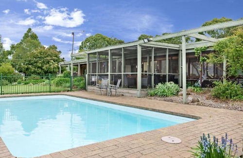 Gisborne House | 60 m² House ∙ 4 bedrooms ∙ 8 guests