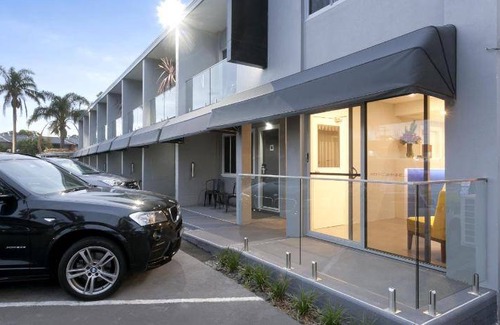 Merewether Hotel | 60 m² Motel ∙ 10 guests
