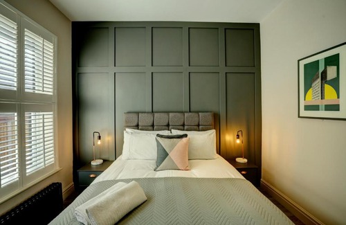 Trafford Apartment | 60 Manchester Road