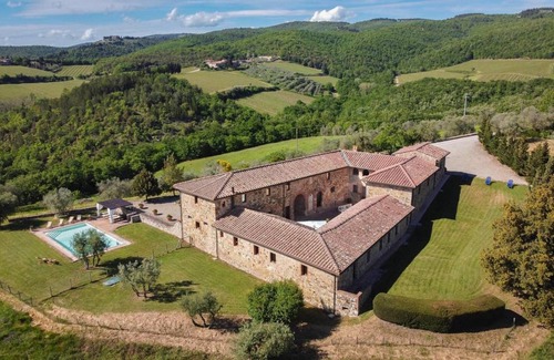 Castellina in Chianti Villa | 600 m² Villa ∙ 6 bedrooms ∙ 12 guests