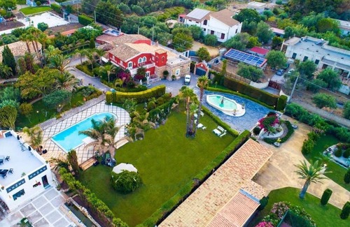 Brucoli Villa | 600 m² Villa ∙ 5 bedrooms ∙ 10 guests