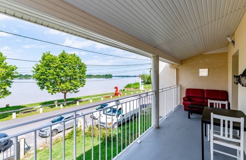 Saint-Andre-de-Cubzac Apartment | 61 m² Apartment ∙ 2 bedrooms ∙ 3 guests