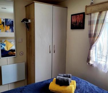 Prestonpans Resort | 61 St Andrew's 3 bedroom Caravan near Edinburgh Seton Sands Holiday Village