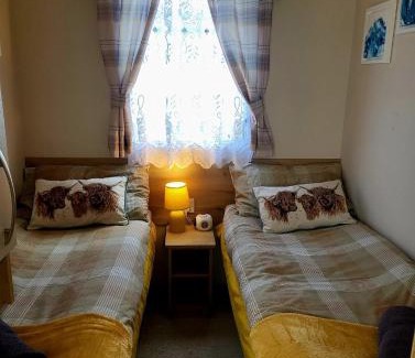Prestonpans Resort | 61 St Andrew's 3 bedroom Caravan near Edinburgh Seton Sands Holiday Village
