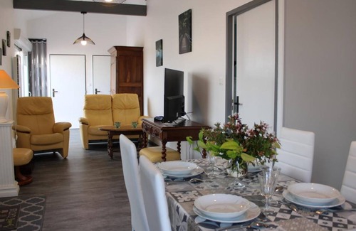 Verteuil-sur-Charente Cottage | 62 m² Cabin ∙ 2 bedrooms ∙ 4 guests