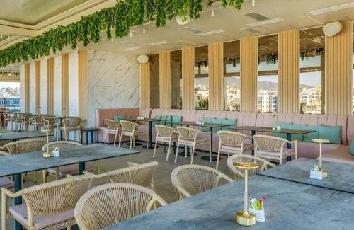 Kallithea Hotel | 62 m² Hotel ∙ 127 guests