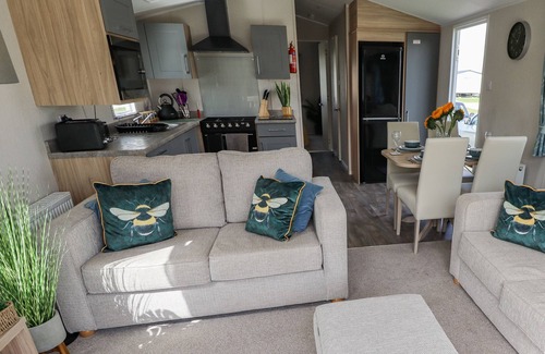 Mablethorpe Cottage | 62 PINEWOOD, pet friendly, with a garden in Mablethorpe