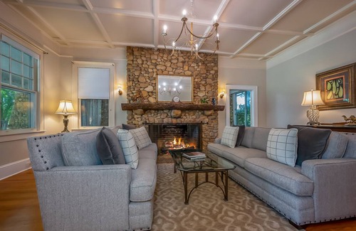 Hyman Heights Historic District House | 623 m² House ∙ 10 bedrooms ∙ 24 guests