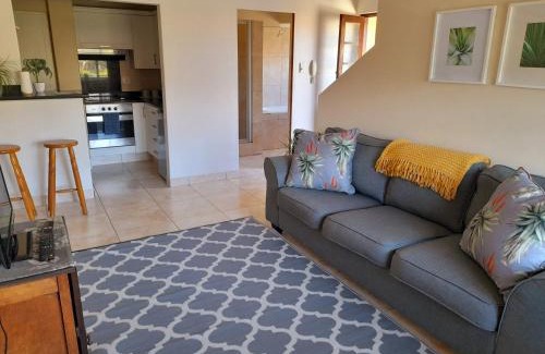 Bluff Apartment | 625 on Marine - 5 min from beach