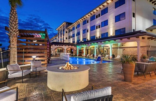 Spring Hotel | 63 m² Hotel ∙ 127 guests