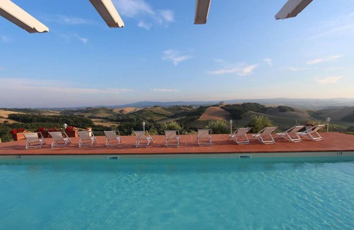 Certaldo Villa | 630 m² Villa ∙ 9 bedrooms ∙ 18 guests