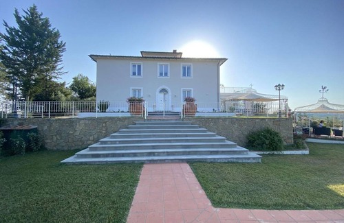 Certaldo Villa | 630 m² Villa ∙ 9 bedrooms ∙ 18 guests