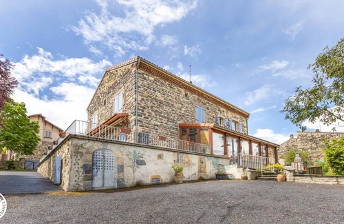 Clemensat House | 64 m² Gîte ∙ 2 bedrooms ∙ 5 guests