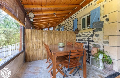 Clemensat House | 64 m² Gîte ∙ 2 bedrooms ∙ 5 guests