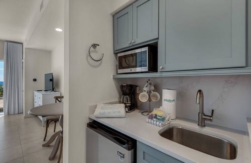 Four Mile Village Condo | 6402 @ Luau! Sleeps 4! Resort Pool! Walk 2 beach!