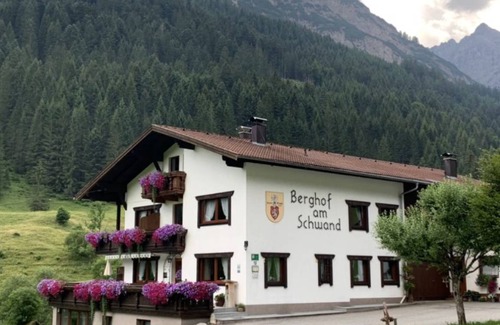 Hinterhornbach Apartment | 65 m² Apartment ∙ 2 bedrooms ∙ 4 guests