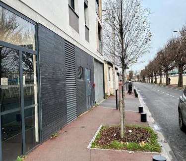La Courneuve Apartment | 65 m² Apartment ∙ 2 bedrooms ∙ 7 guests