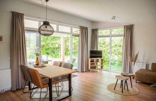 Heetveld House | 65 m² House ∙ 1 bedroom ∙ 2 guests