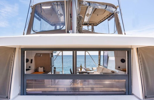 Vlychada Boat Rental | 65 m² Houseboat ∙ 4 bedrooms ∙ 8 guests