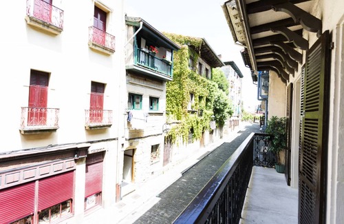 Hondarribia Historic Center Apartment | 66 m² Apartment ∙ 3 bedrooms ∙ 6 guests