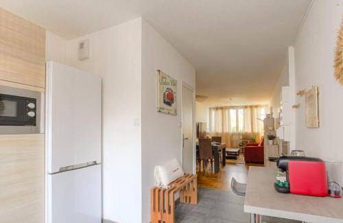Sainte-Foy-les-Lyon Apartment | 66 m² Apartment ∙ 2 bedrooms ∙ 6 guests