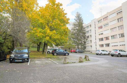 Sainte-Foy-les-Lyon Apartment | 66 m² Apartment ∙ 2 bedrooms ∙ 6 guests