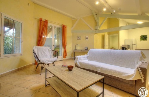 Reyrieux House | 67 m² Gîte ∙ 1 bedroom ∙ 4 guests