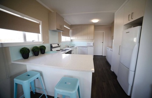 Twizel House | 67 Tekapo Drive · Aoraki Mt Cook Alpine Bach - FREE WIFI