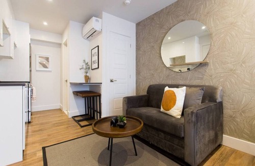 Little Italy Apartment | 6768 - 402 · Blue Oasis Studio with Full Kitchen and Bath by Denstays