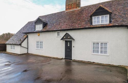 Broom House | 68 Great North Road